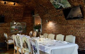 Форте Маре. Банкетный зал у реки