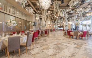 Эйфория. Роскошный банкетный зал с панорамными окнами