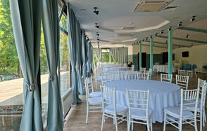 Риони. Банкетный зал с верандой
