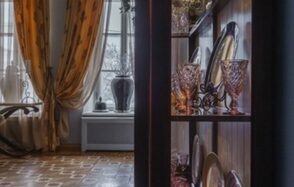 Гусятникоff. Банкетный зал с мозаичным паркетом 18 века