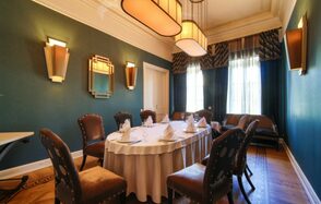 Банкетный зал "Гусятникоff"