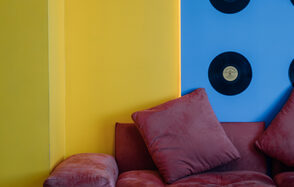 Зал Караоке. Яркое пространство в стиле pop-art