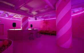 Фламинго. Розовый лофт-зал для мероприятий