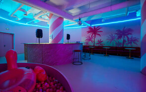 Фламинго. Розовый лофт-зал для мероприятий