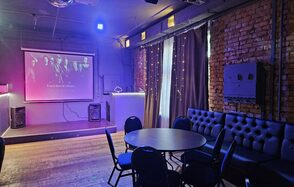 Status Loft. Лофт со сценой и караоке. Типичный Питер