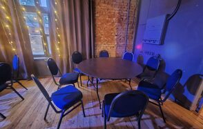 Status Loft. Лофт со сценой и караоке. Типичный Питер