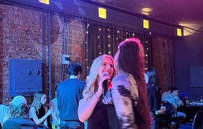 Status Loft. Лофт со сценой и караоке. Типичный Питер