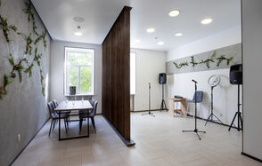 Светлый лофт с двумя зонами для любых мероприятий