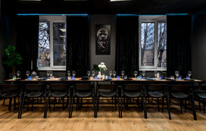 Стильный черный лофт с Алисой