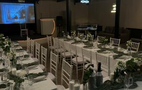 Maybe Loft. Зал Moment