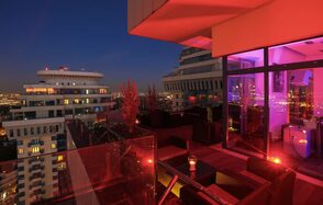 SINKLIT³⁸ Просторный пентхаус с террасой