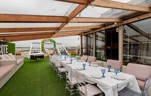 На высоте. Банкетный зал на крыше