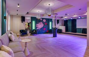 Лофт Флоу - цветочный зал в классическом стиле