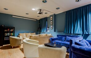 Time Club Камин. Кинозал