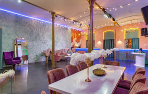 Лофт Мемфис. Зал в итальянском стиле