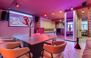 Лофт МОЙ ПЕРВЫЙ. Стильный зал с неоном