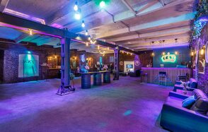 Исторический лофт эпохи Российской Империи с летней верандой