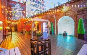 Исторический лофт эпохи Российской Империи с летней верандой