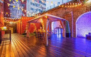 Исторический лофт эпохи Российской Империи с летней верандой