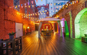 Исторический лофт эпохи Российской Империи с летней верандой