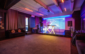 Панорамный лофт с выходом на крышу