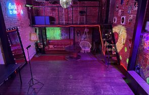 Лофт ИЗНАНКА. Зал ЛИХИЕ 90-е