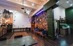 Лофт для вечеринок с коктейльным баром 