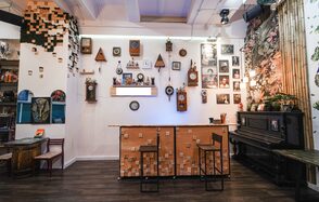 Лофт для вечеринок с коктейльным баром 