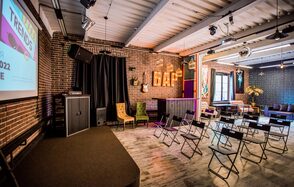 Лофт Комод. Уютный лофт со сценой, караоке и барбекю