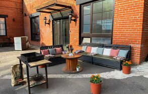 Лофт Комод. Уютный лофт со сценой, караоке и барбекю