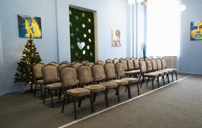 Воздушный и светлый зал в прованском стиле