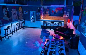 Уютный лофт в строгих тонах