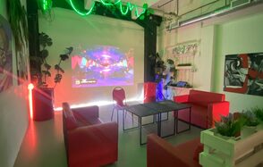 Центр Событий Зал в стиле лофт с высоким потолком