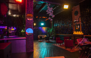 Двухэтажный лофт со студией звукозаписи