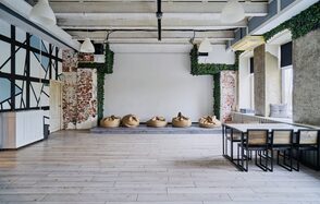 Компас. Белый лофт