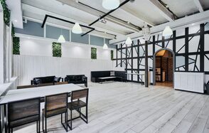 Компас. Белый лофт