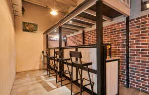 Компас. Белый лофт