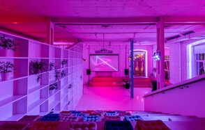 Лофт IDEALISTA. Просторный двухуровневый лофт