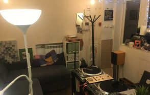 Лофт для репетиций с музыкальными инструментами