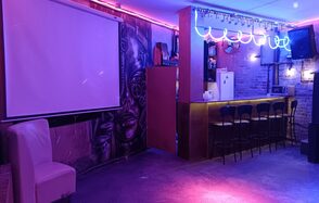 Двухъярусный лофт с ярким дизайном