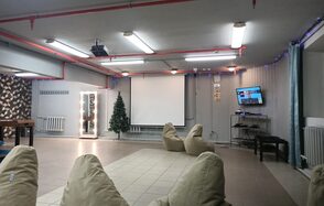 Светлое пространство с играми