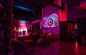 Стильный лофт с клубным звуком