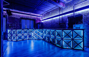 Space Loft Лофт-пространство с неоновой подсветкой