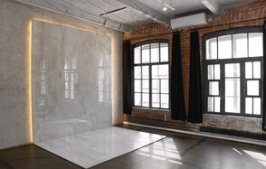 SoldOut Lофт. Лофт-пространство с панорамными окнами