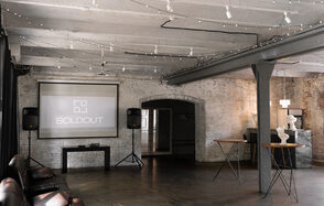 SoldOut Lофт. Лофт-пространство с панорамными окнами