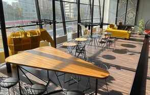 Никаких проблем Стильный лофт с панорамными окнами