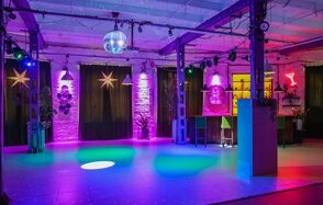 Loft Com.nata. Полукруглый эколофт с уникальной подсветкой