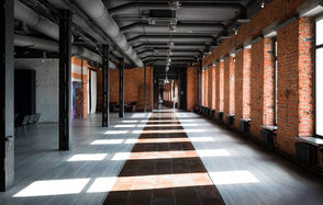  Industrial style space
