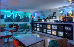 Закрытый бар с игровой зоной на новогоднюю ночь