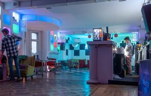 Закрытый бар с игровой зоной на новогоднюю ночь